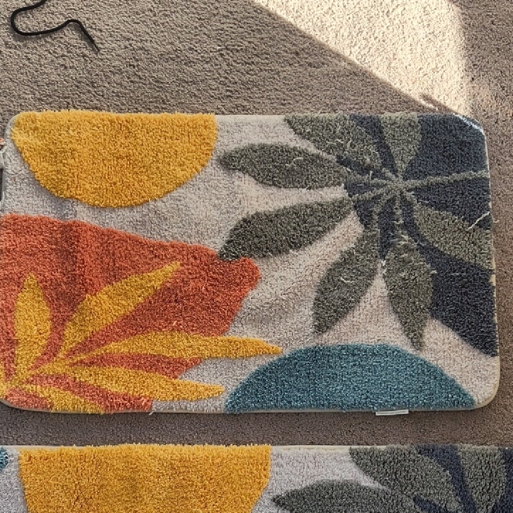 Colorful Leaf Pattern Bath Mat